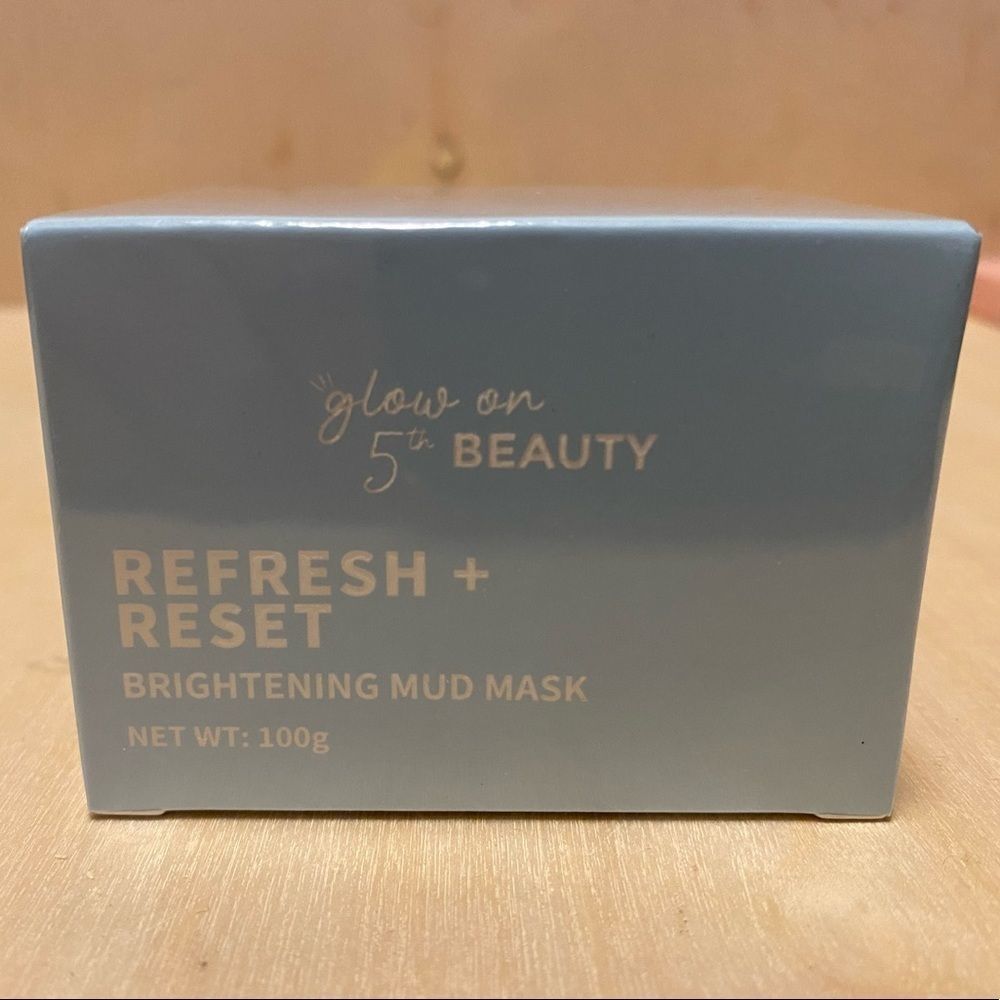 Glow on 5th Refresh + Reset Brightening Mud Mask